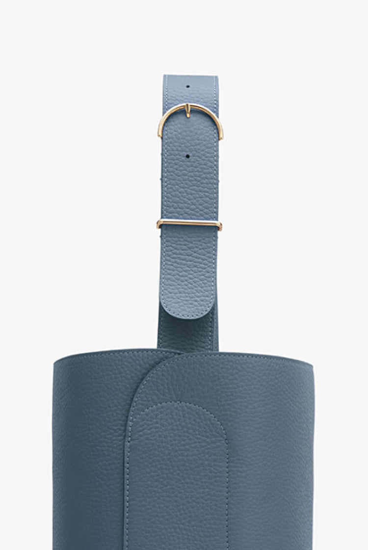 Bucket bag with adjustable strap