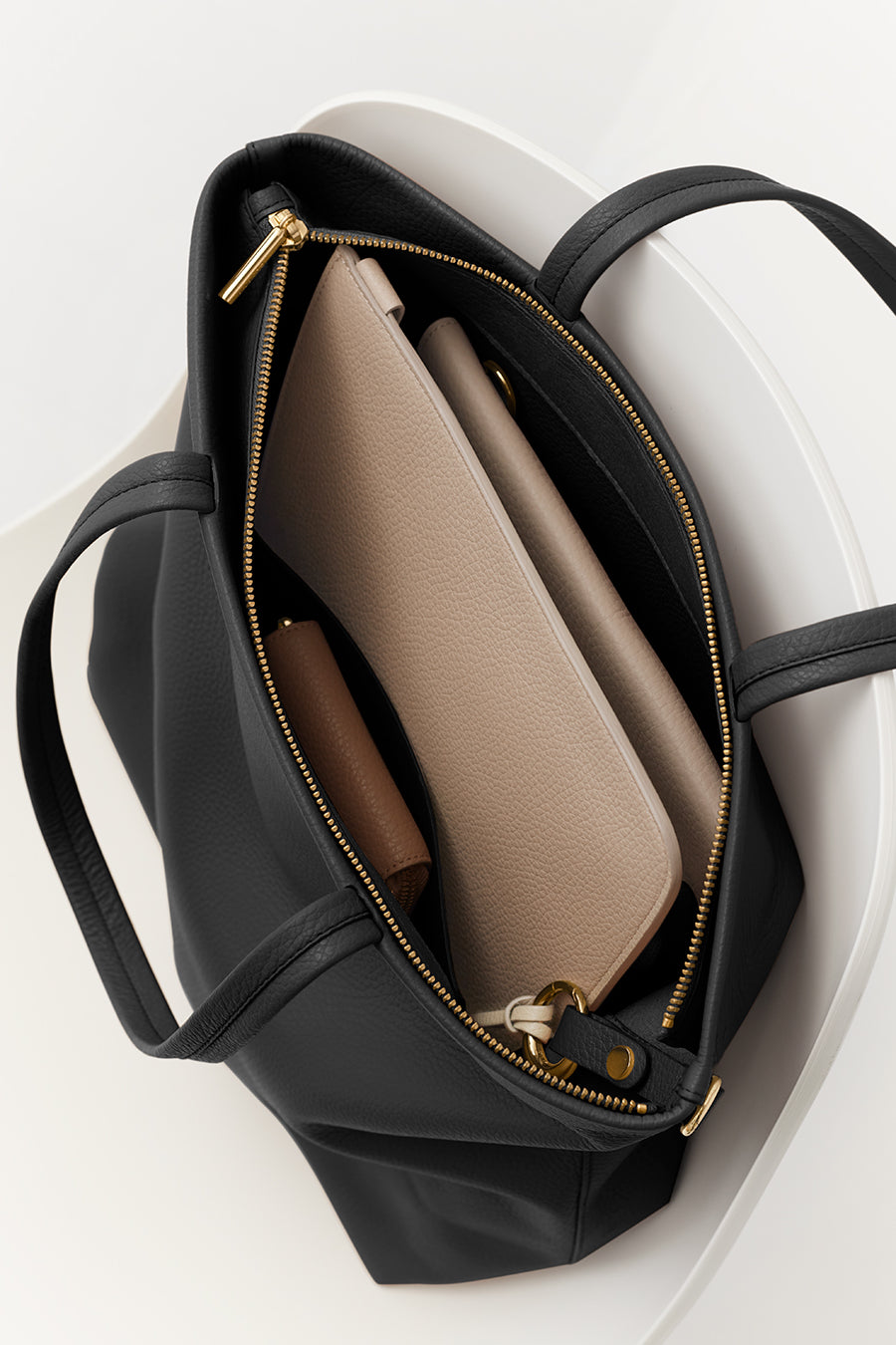Tall Easy Zipper Tote Black / One Size