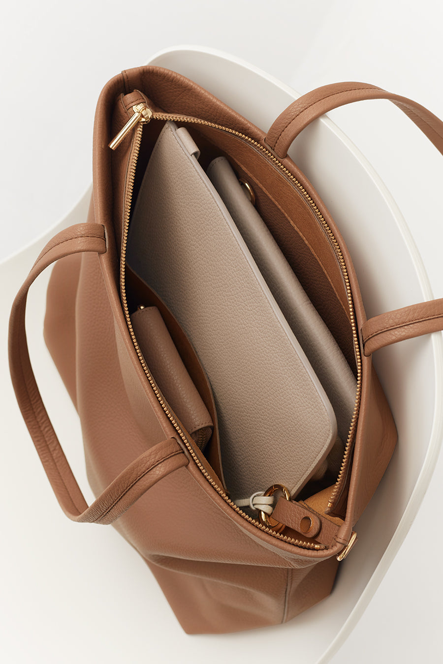 Tall Easy Zipper Tote Caramel / One Size
