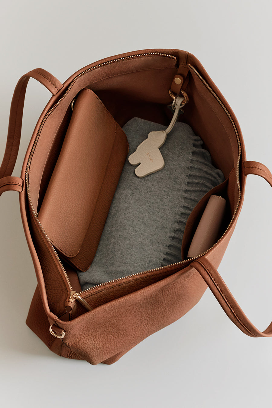 Classic Easy Zipper Tote Caramel / One Size