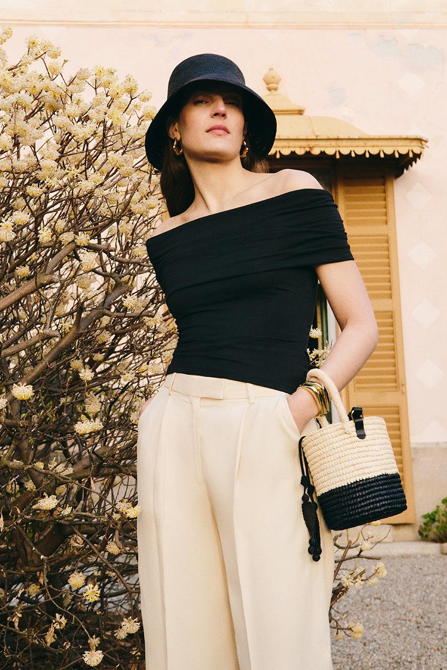 Off-The-Shoulder Top Black / Small