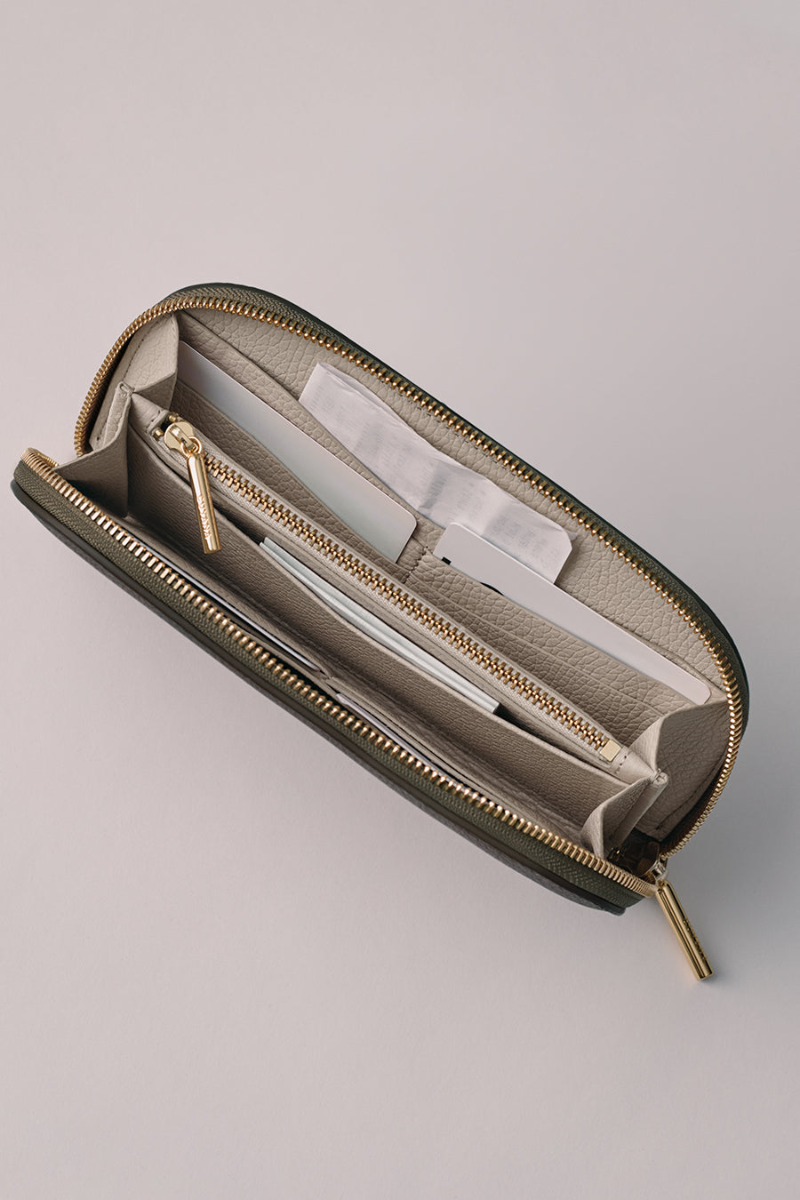 Curved Zip Wallet Dark Olive / One Size