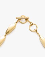 Close-up of a chain clasp with oval links.