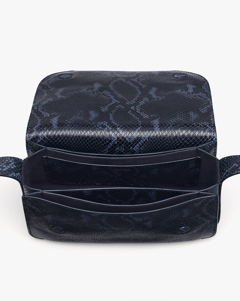 Patterned bag with a single handle and front pockets