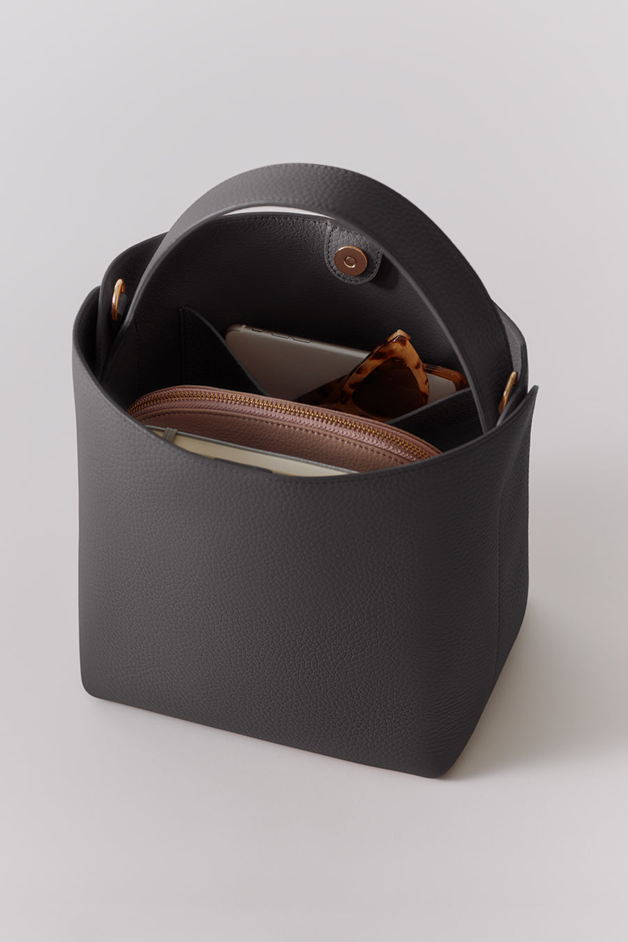 Linea Bucket Bag Charcoal / One Size