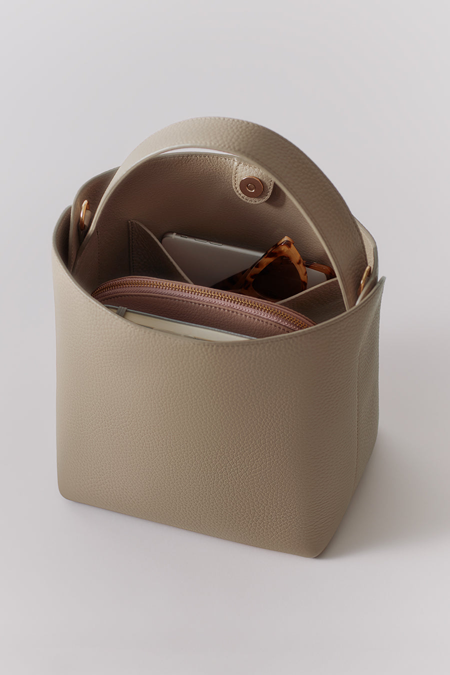 Linea Bucket Bag Stone / One Size