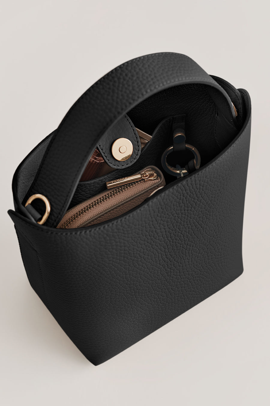 Mini Linea Bucket Bag Black / One Size