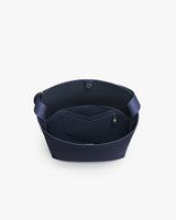 Open tote bag with an interior pocket and minimalist design
