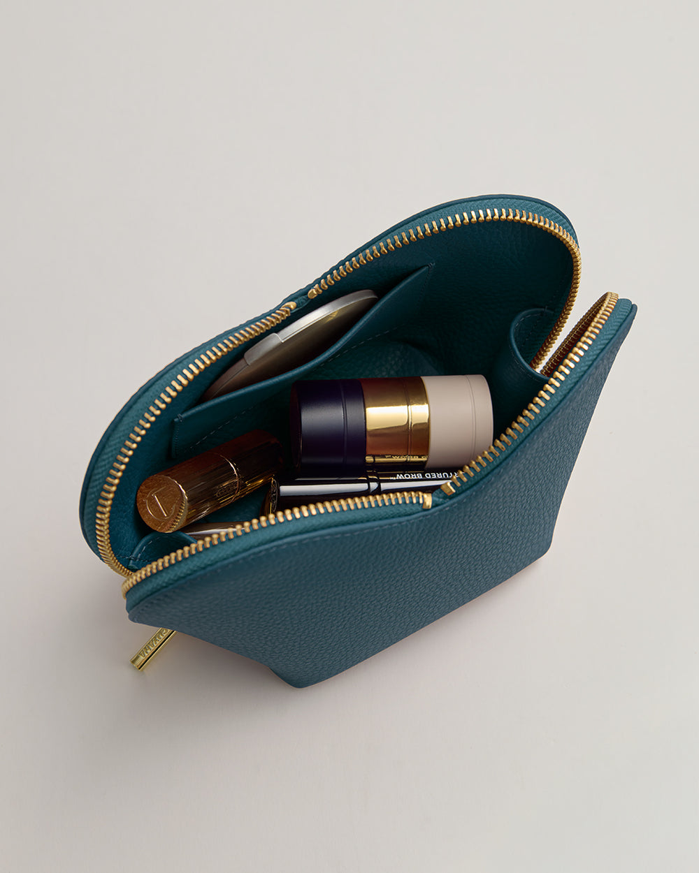 Mini Heart Case Open pouch with cosmetics inside