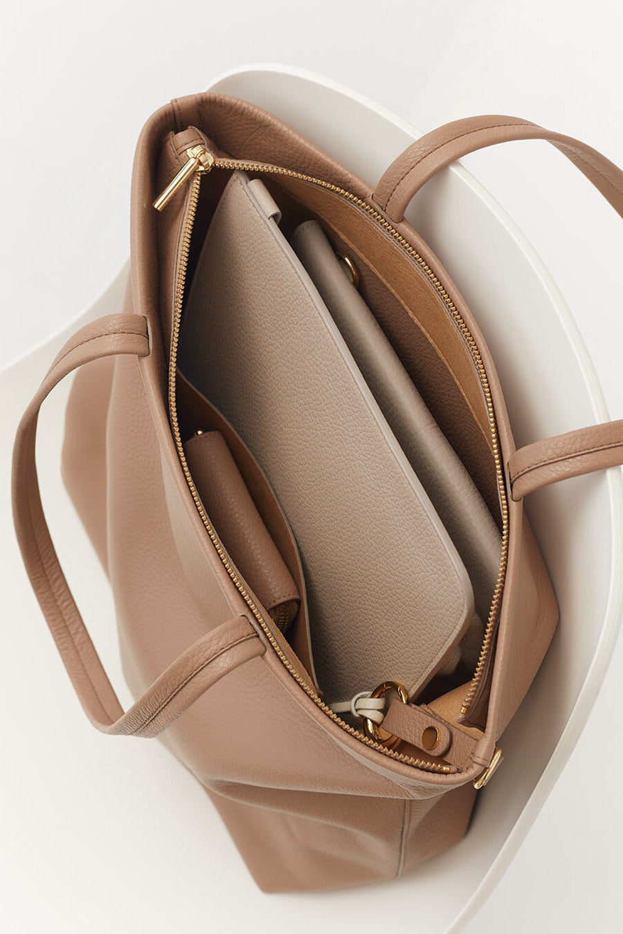 Tall Easy Zipper Tote Cappuccino / One Size