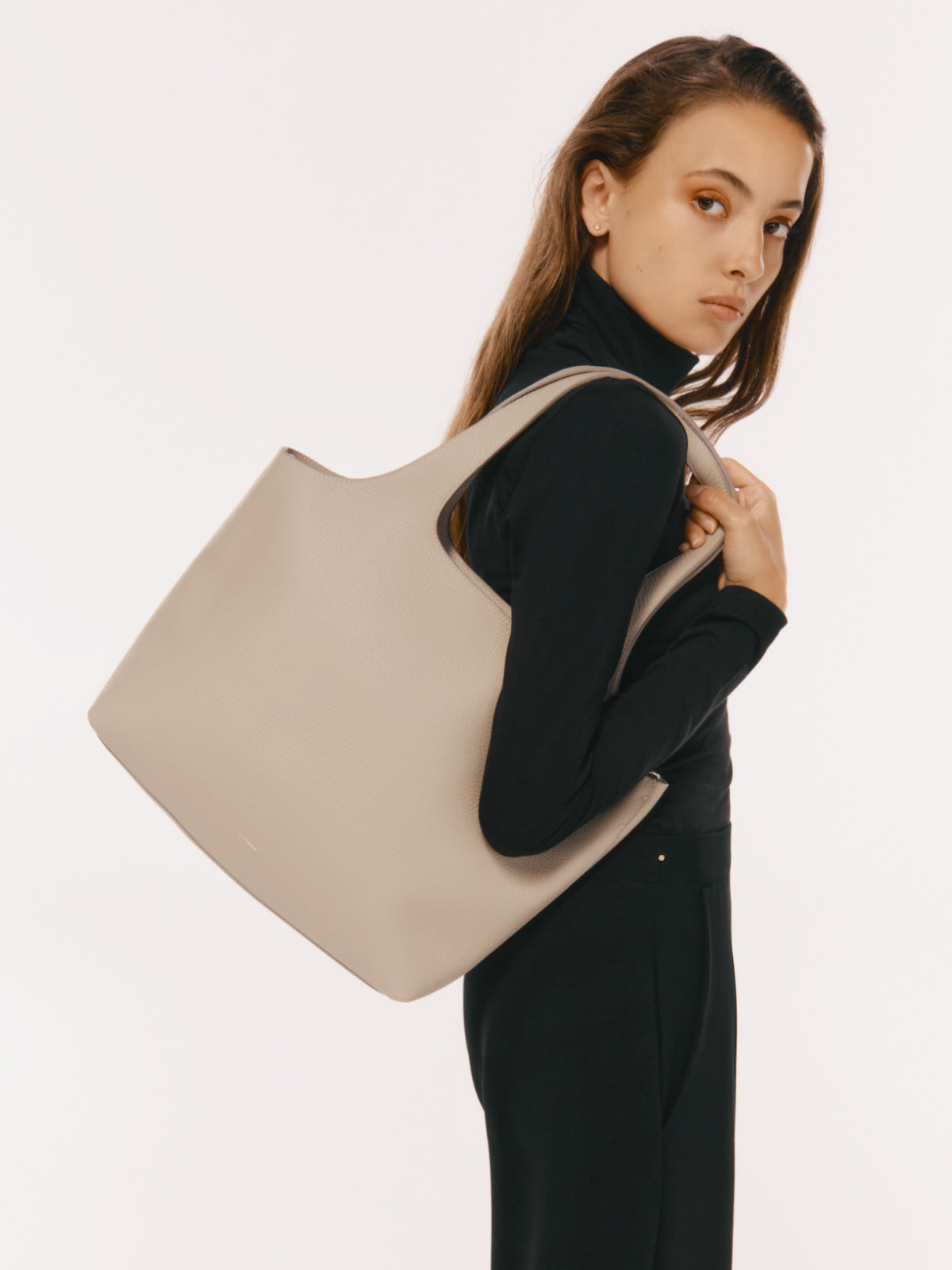 Cuyana clearance hobo bag