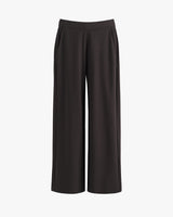 Wide-leg pants with side pockets.