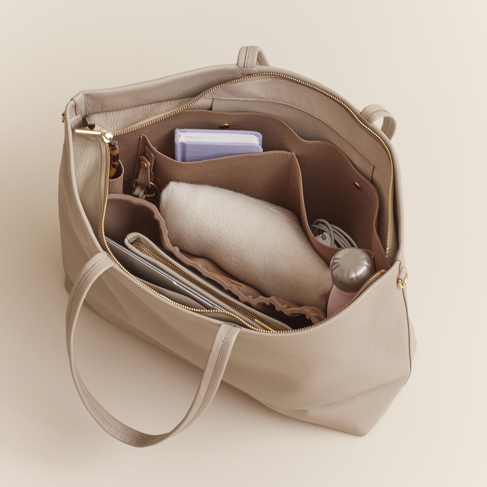 Amazon.com: WADORN Felt Handbag Organizer Insert, Shell Shaper Women Tote  Bag Purse Insert Liner Bag Multiple Compartment Bag Interior Portable Felt  Liner Tidy Organizer for LV Alma BB, 7.7x4.3x5.3 Inch, Apricot :