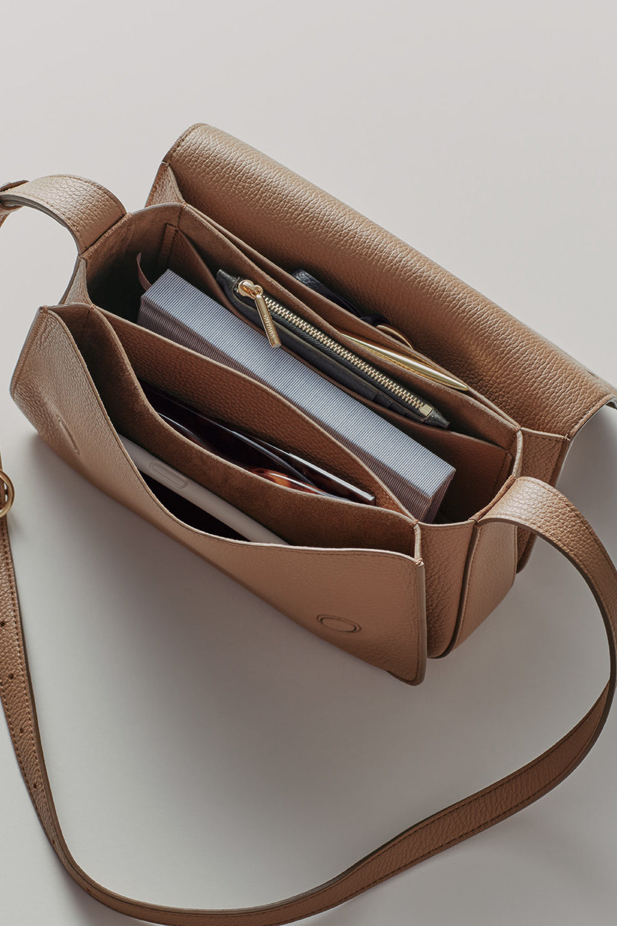 Crossbody & Shoulder Bags – Cuyana