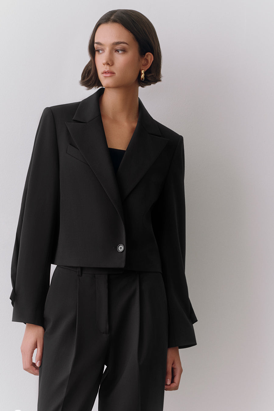 Black / Medium