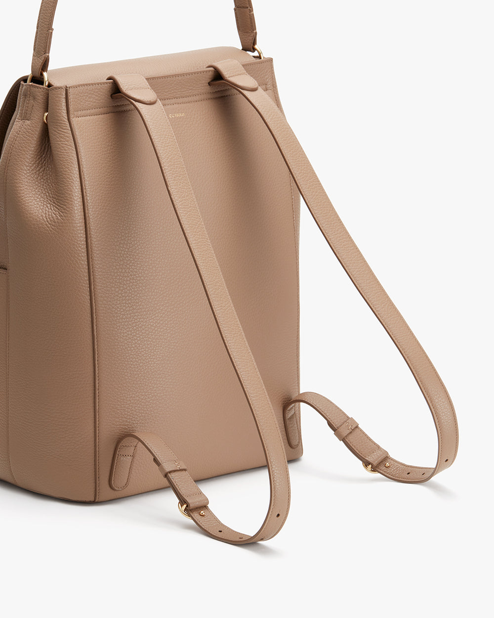 Cuyana 16