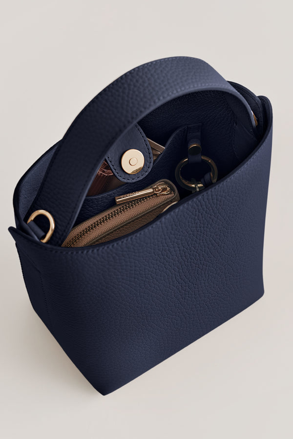 Navy / One Size