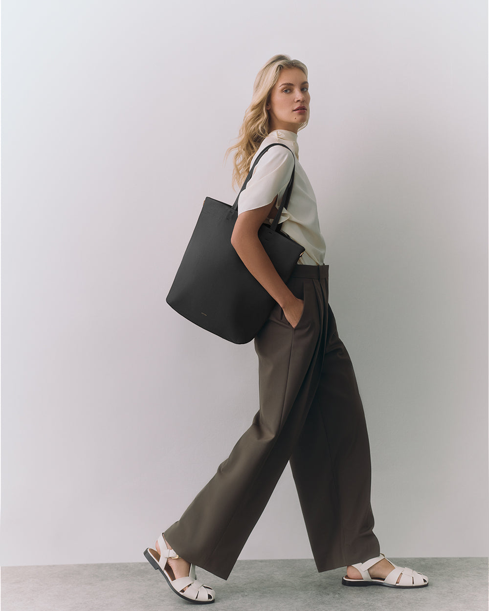 Tall Easy Zipper Tote