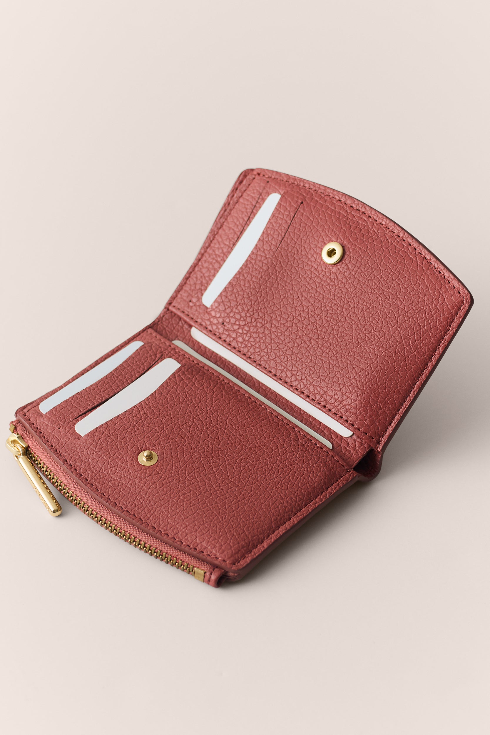 Dark Terracotta / One Size