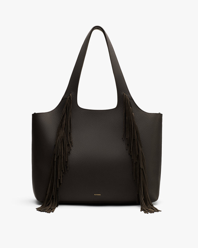 Tote bag with long fringes on both sides.