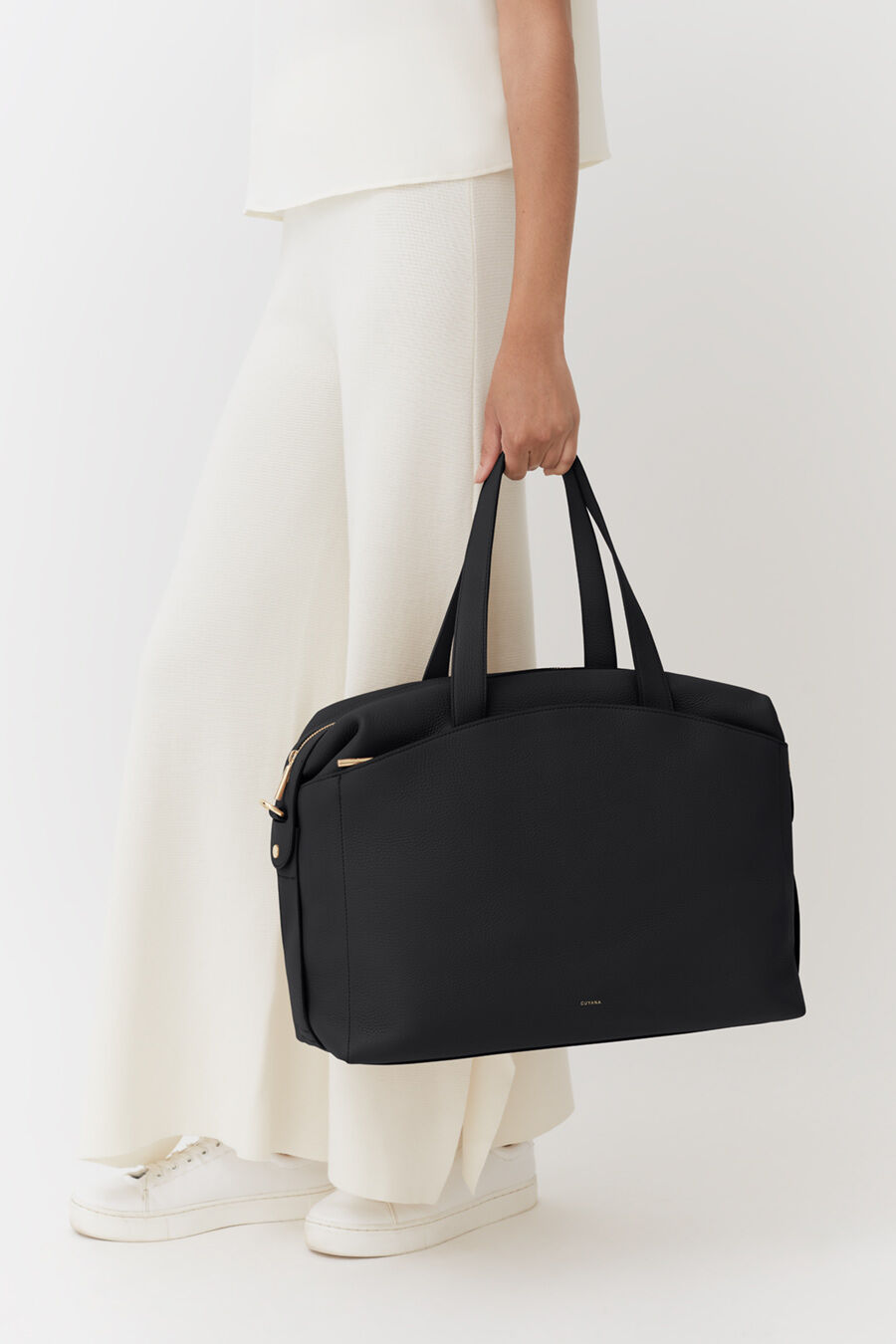 Cuyana Overnight Bag  : Your Ultimate Travel Companion