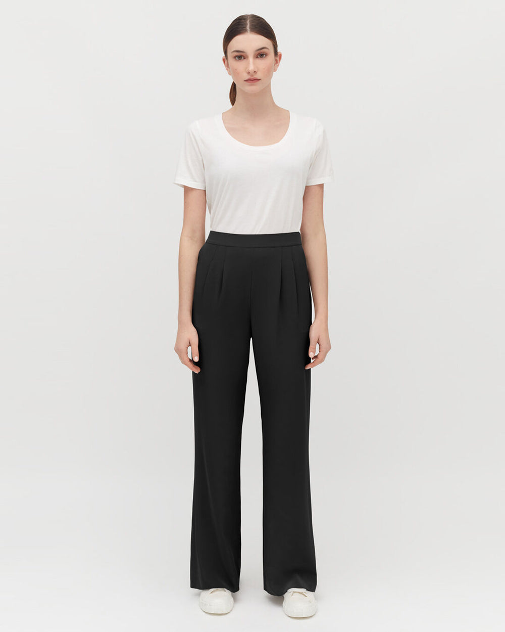 Black Pleated silk-satin wide-leg pants | Michael Lo Sordo #silk #trousers  #outfit #silktrousersoutfit Mi… | Silk pants outfit, Silk trousers outfit,  Classy outfits