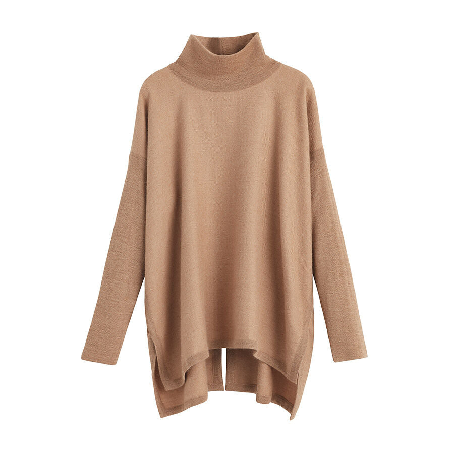 Turtleneck sweater with long sleeves and an asymmetrical hem.