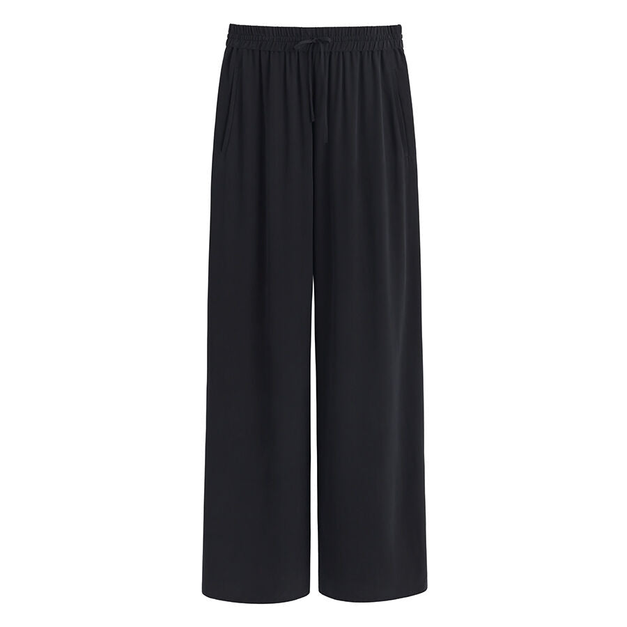 Plain trousers with elastic waistband and wide legs.